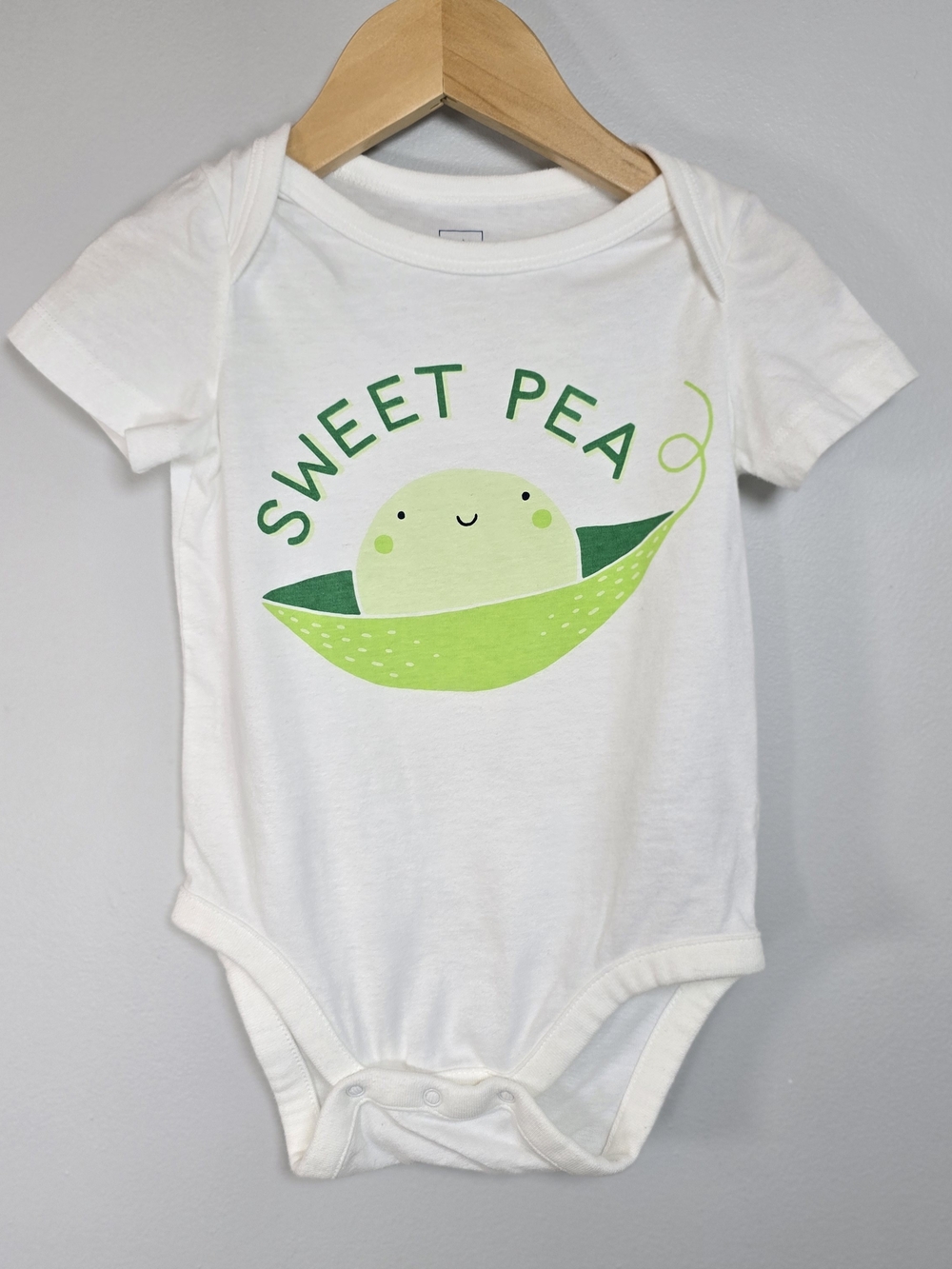 GAP White Bodysuit with Green Sweet Pea Graphic 12-18M